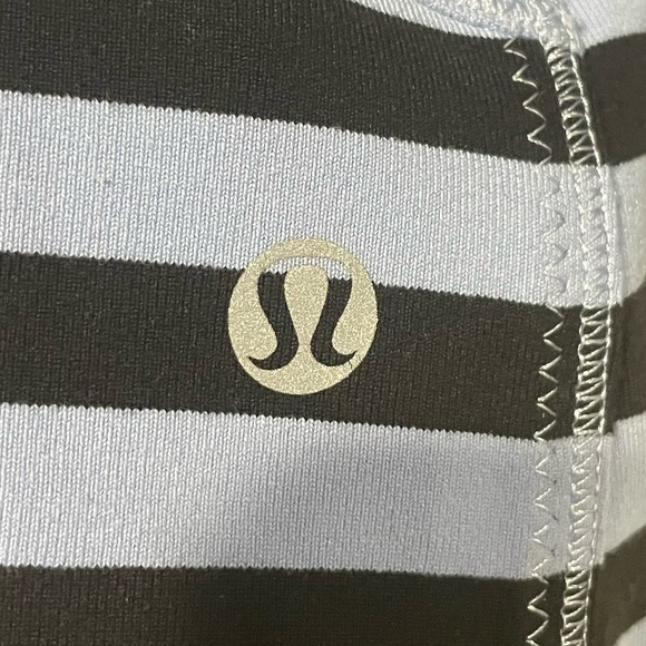 Lululemon Womens Forme Jacket Size 8 Black Lilac Striped Sea Stripe Polar Haze - Picture 6 of 10